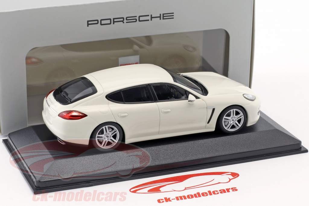 Porsche Panamera Diesel 2012 carrera weiß 1:43 Minichamps