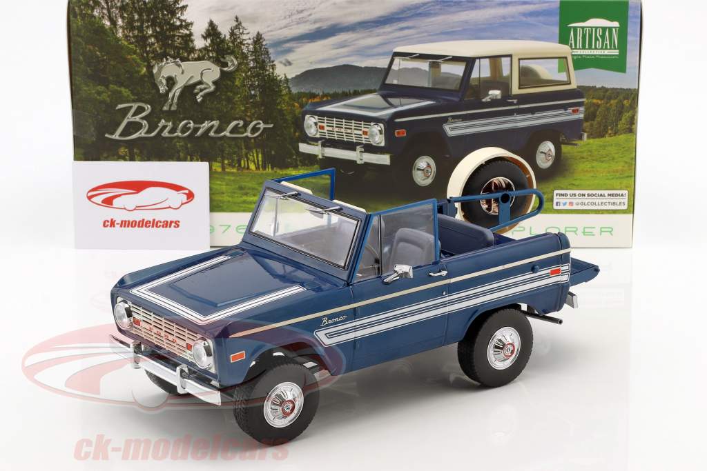 Ford Bronco Explorer Bouwjaar 1976 blauw / wit 1:18 Greenlight