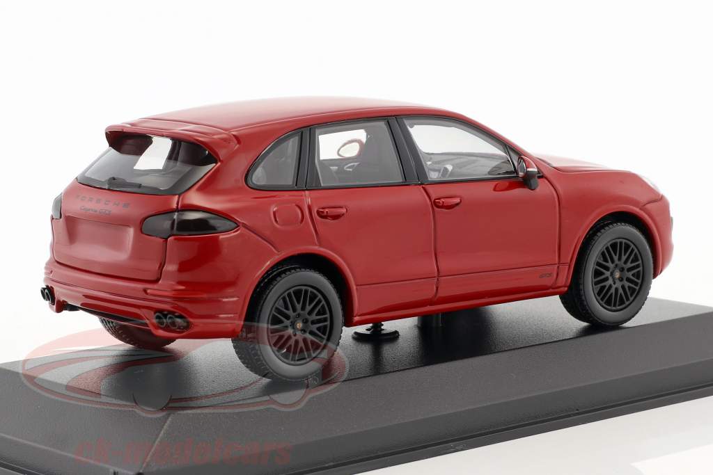 Porsche Cayenne GTS rød 1:43 Minichamps