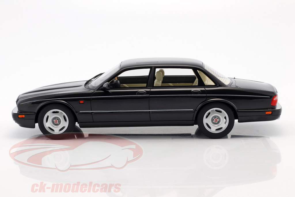 Cult 1/18 ジャガー XJR X300 turqoise 1995 CULT Scale Models 1/18 Jaguar XJR X300 turquoise 1995 with