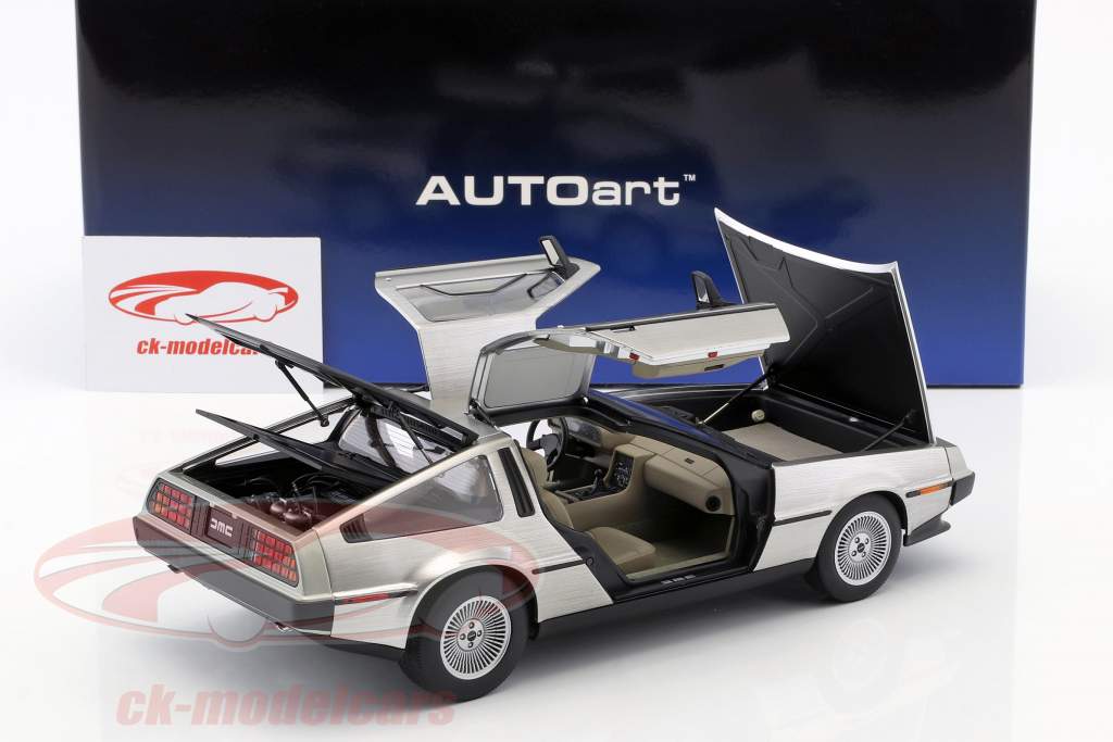 DeLorean DMC-12 année de construction 1981 terne argent 1:18 AUTOart