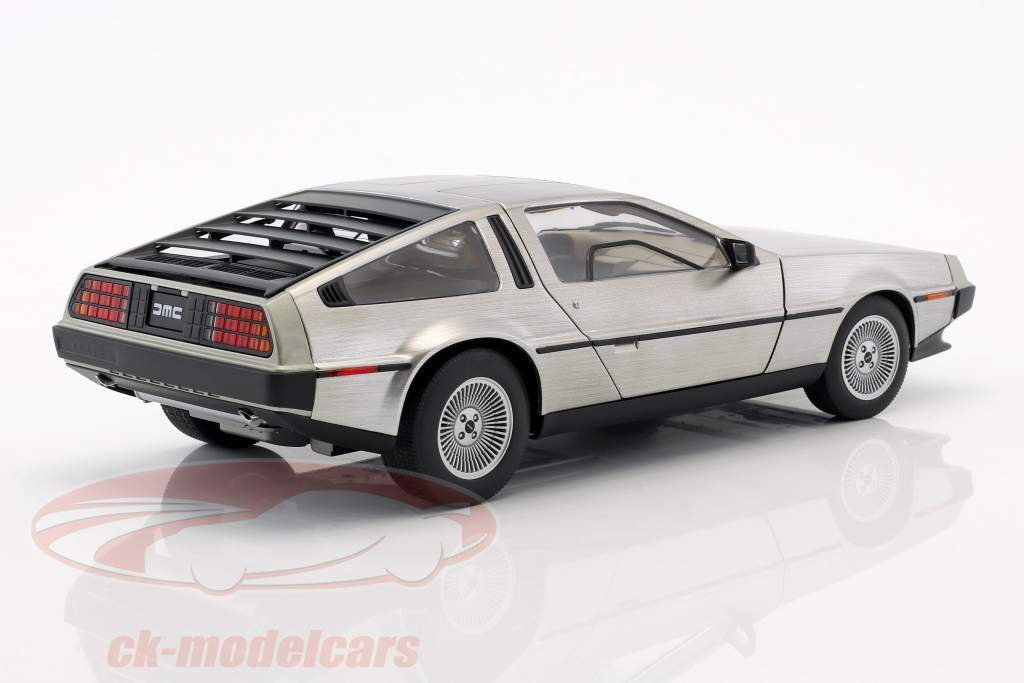 DeLorean DMC-12 année de construction 1981 terne argent 1:18 AUTOart