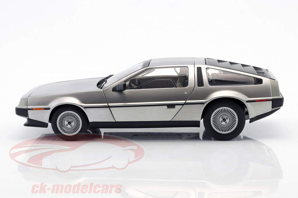 DeLorean DMC-12 year 1981 matt silver 1:18 AUTOart