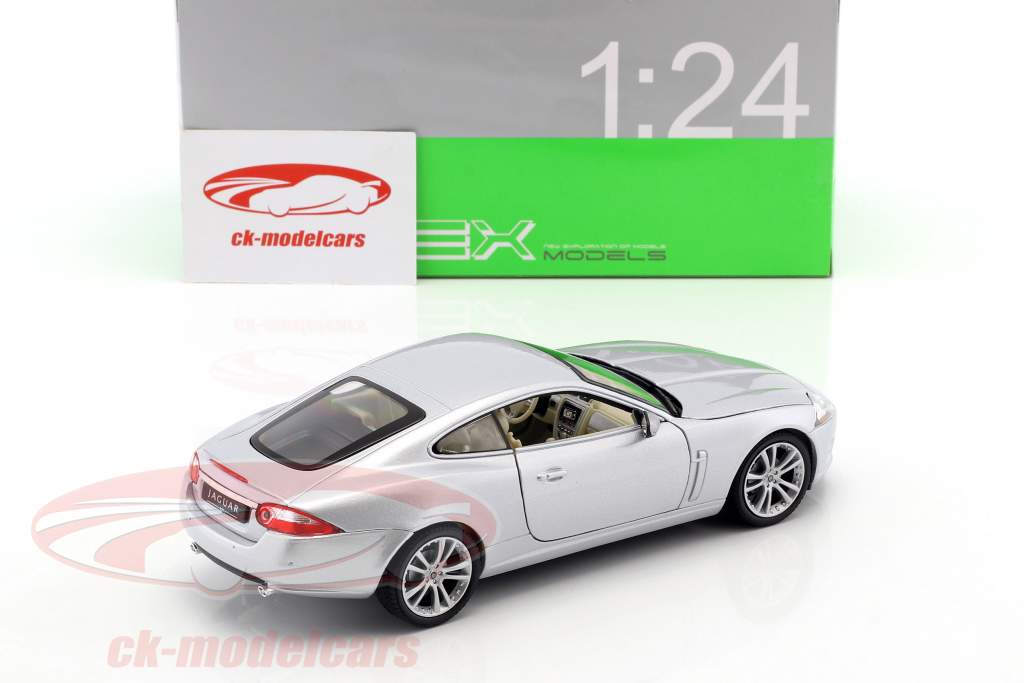 Jaguar XK Coupe année de construction 2005 argent métallique 1:24 Welly