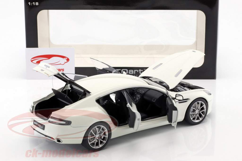 Aston Martin Rapide S год 2015 Stratos белый 1:18 AUTOart