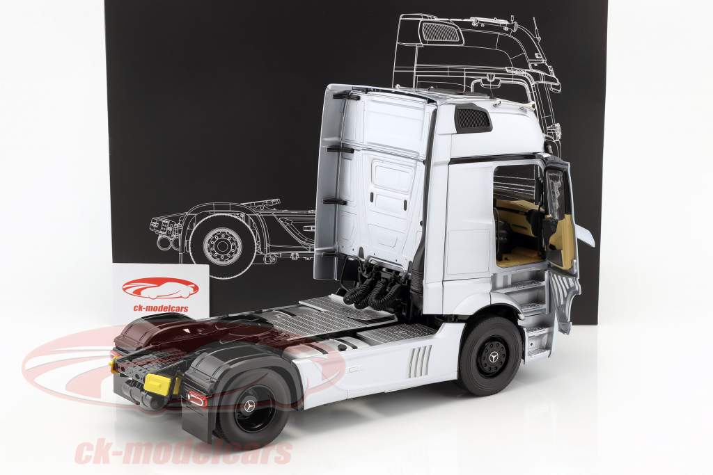 NZG 1:18 Mercedes-Benz Actros Gigaspace Edition 1 Tractor