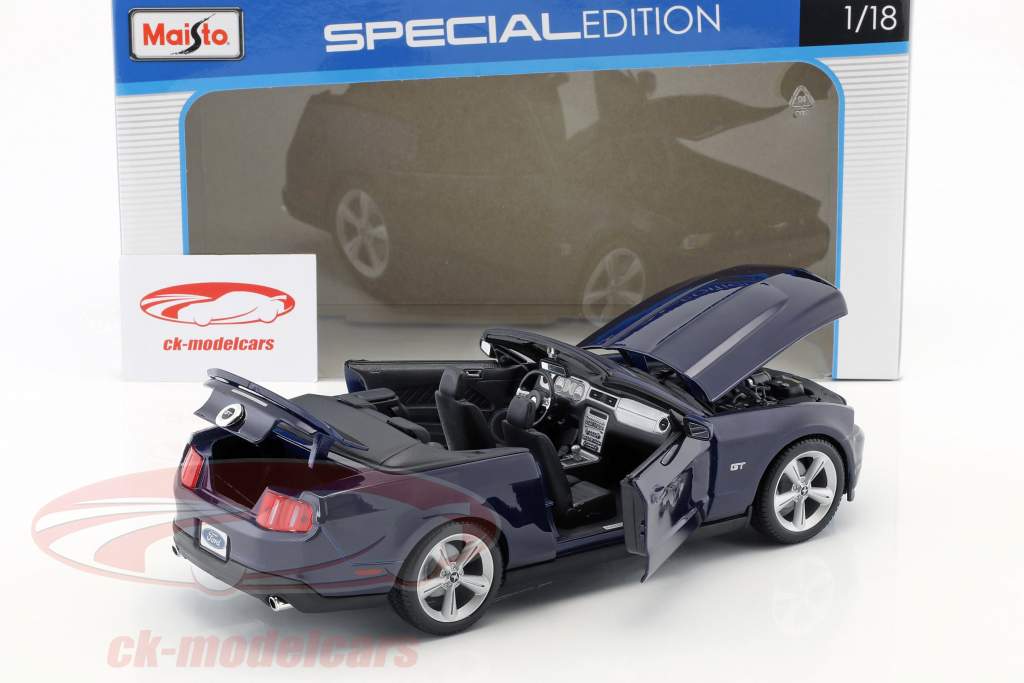 Ford Mustang GT Конвертируемый Год 2010 синий 1:18 Maisto