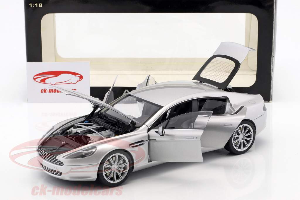 Aston Martin Rapide Año 2010 plata 1:18 AUTOart