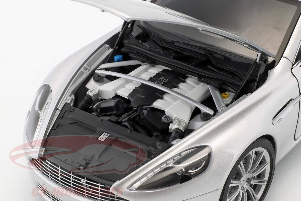 Aston Martin Rapide Año 2010 plata 1:18 AUTOart
