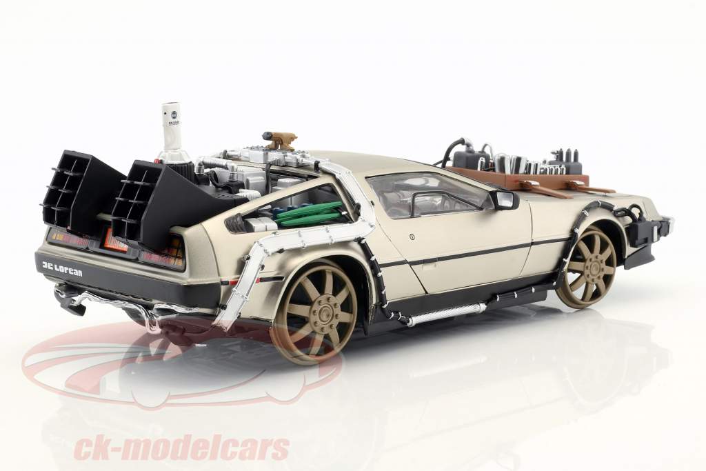 De Lorean DMC的12铁道回到未来第3 1:18 SUNSTAR