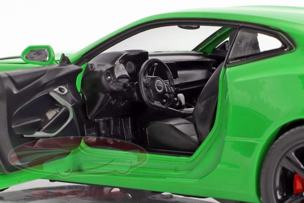 Chevrolet Camaro SS année de construction 2017 krypton vert 1:24 Greenlight