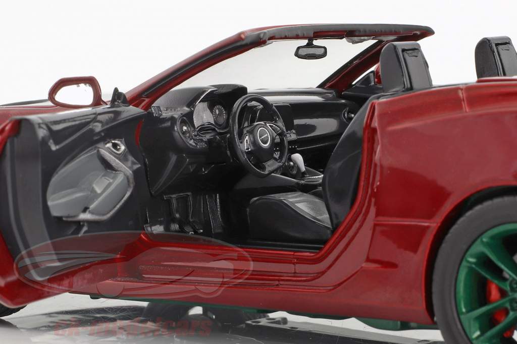 Chevrolet Camaro SS Cabriolet year 2017 dark red metallic / green 1:24 Greenlight