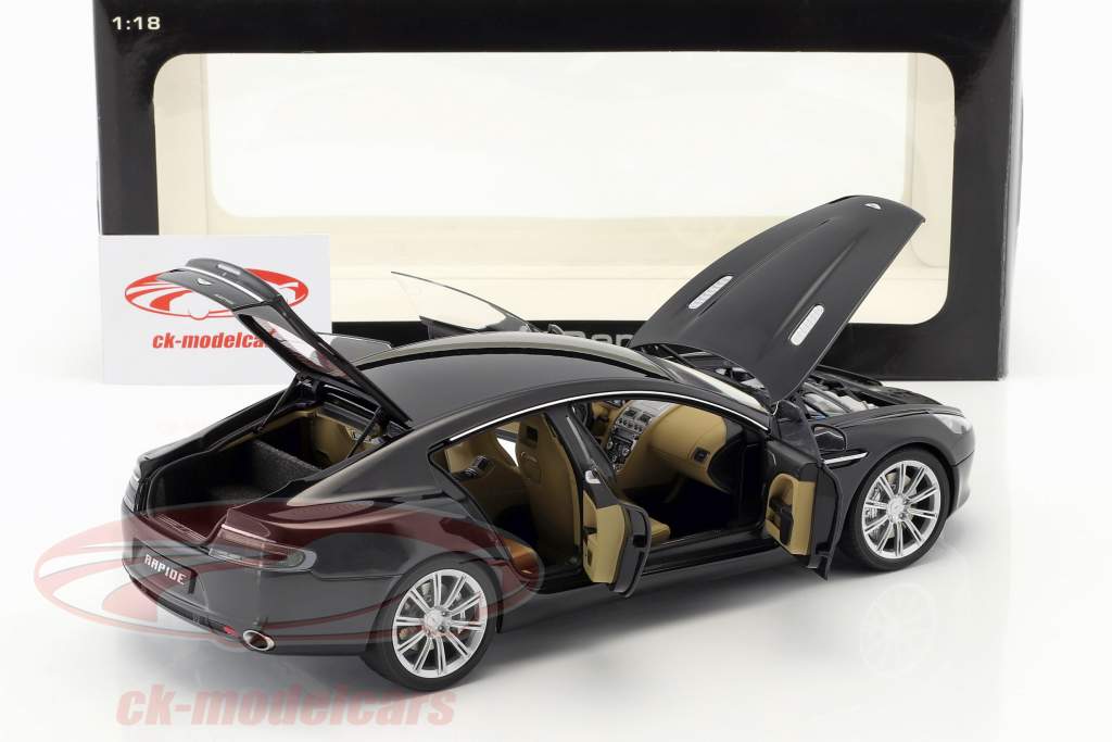 Aston Martin Rapide Anno 2010 nero 1:18 AUTOart