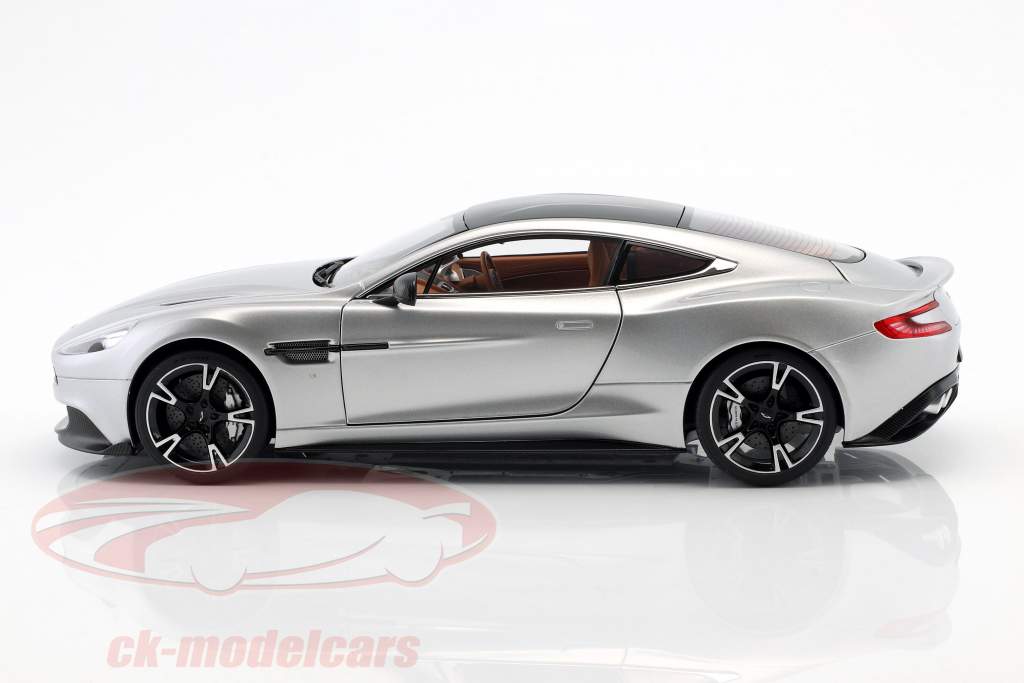 Aston Martin Vanquish S ano de construção 2017 prata 1:18 AUTOart