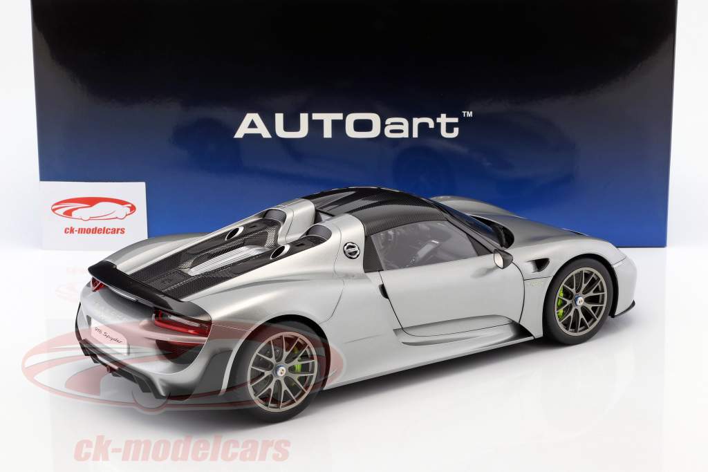 Porsche 918 Spyder Opførselsår 2013 sølv 1:12 AUTOart