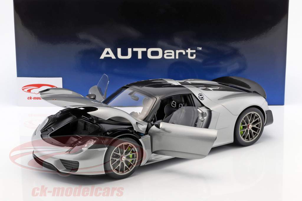 Porsche 918 Spyder Opførselsår 2013 sølv 1:12 AUTOart
