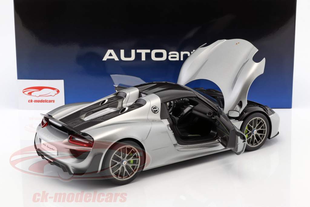Porsche 918 Spyder Opførselsår 2013 sølv 1:12 AUTOart