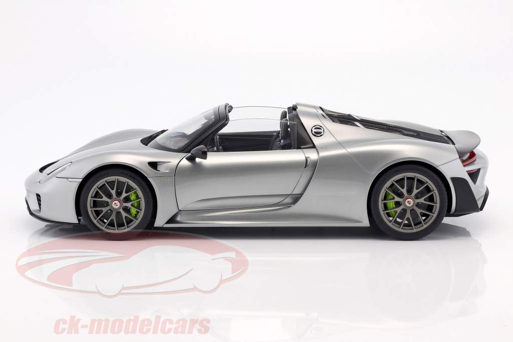 Porsche 918 Spyder Opførselsår 2013 sølv 1:12 AUTOart