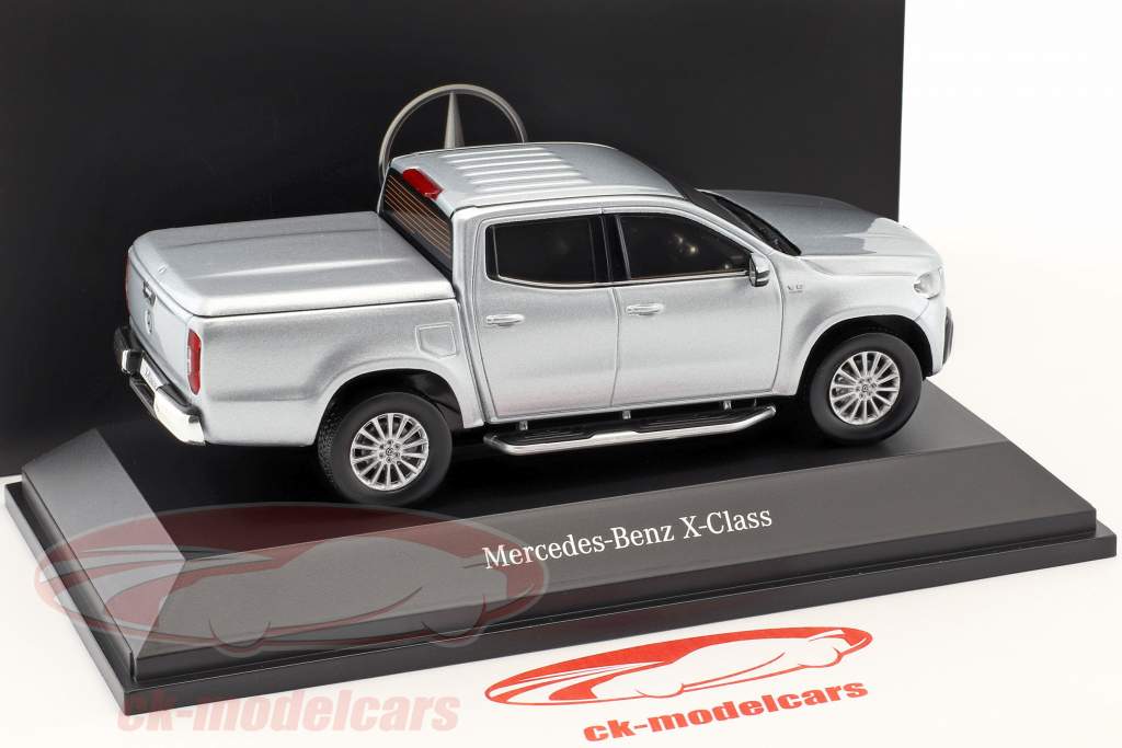 Mercedes-Benz X-Klasse (BR470) Bouwjaar 2017 diamant zilver 1:43 Spark