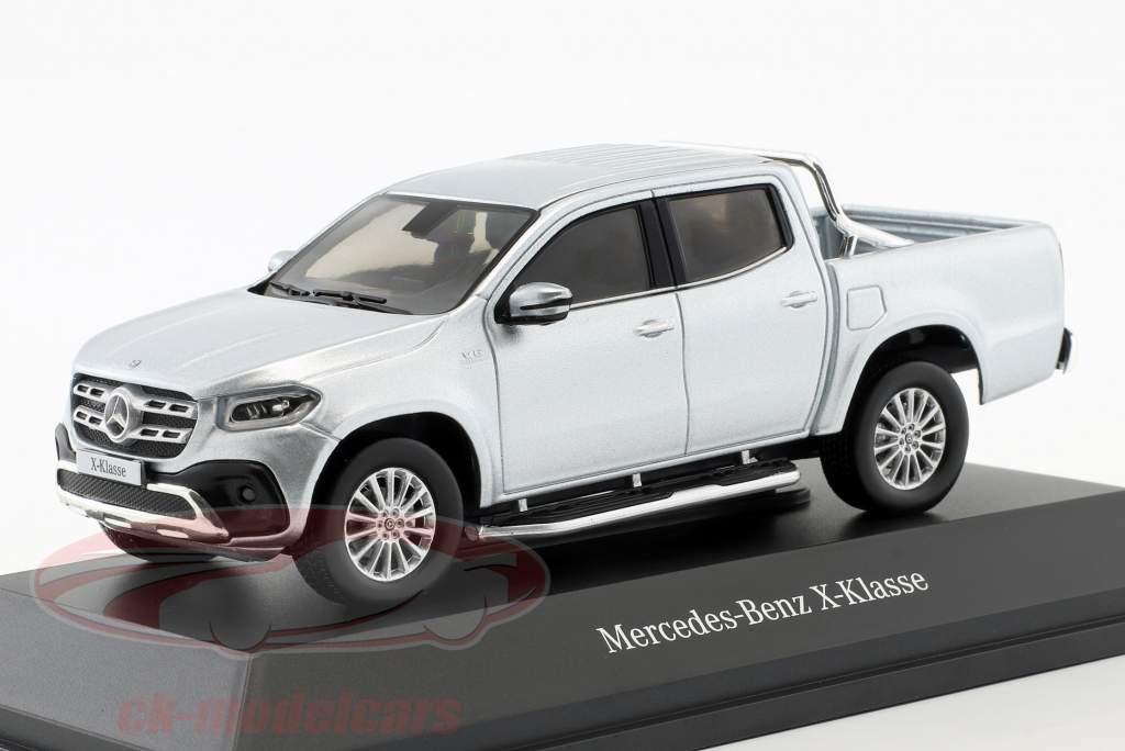 Mercedes-Benz X-Klasse (BR470) Bouwjaar 2017 diamant zilver 1:43 Spark