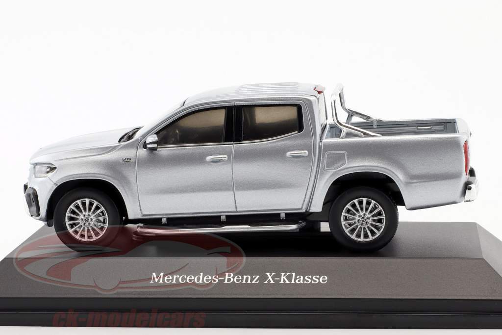 Mercedes-Benz X-Class (BR470) year 2017 diamond silver 1:43 Spark