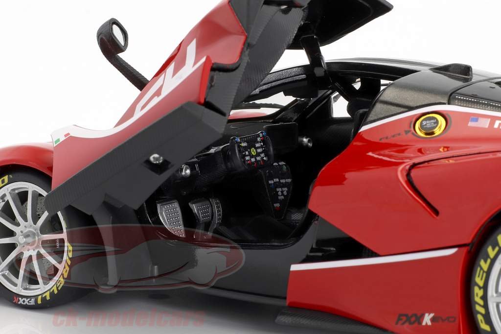 Ferrari FXX-K Evoluzione #54 rød 1:18 Bburago Signature
