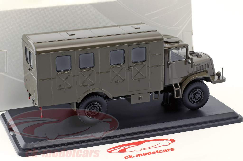 Tatra 128 van Opførselsår 1951 måtten oliven 1:43 Premium ClassiXXs