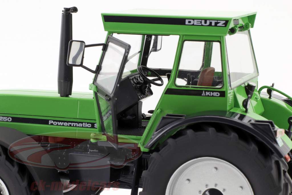 Deutz DX 250 绿 1:32 Schuco