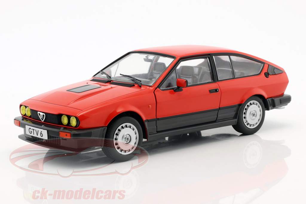 Alfa Romeo GTV6 Baujahr 1984 rot 1:18 Solido
