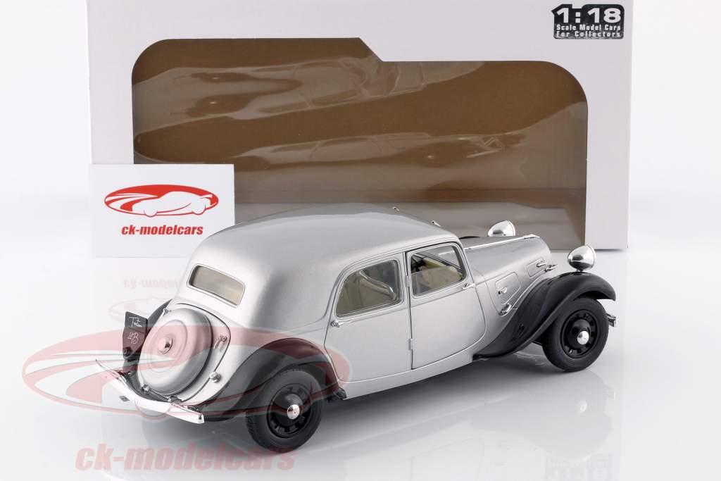 Citroen Traction 11CV anno di costruzione 1937 argento / nero 1:18 Solido