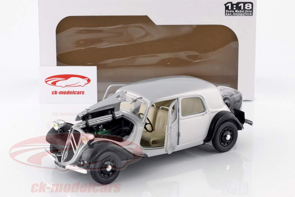 Citroen Traction 11CV anno di costruzione 1937 argento / nero 1:18 Solido