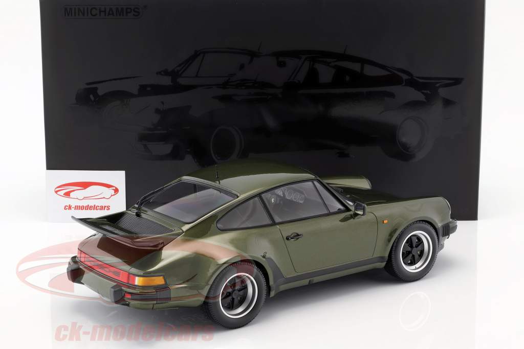 Porsche 911 (930) Turbo año de construcción 1977 oliva verde 1:12 Minichamps