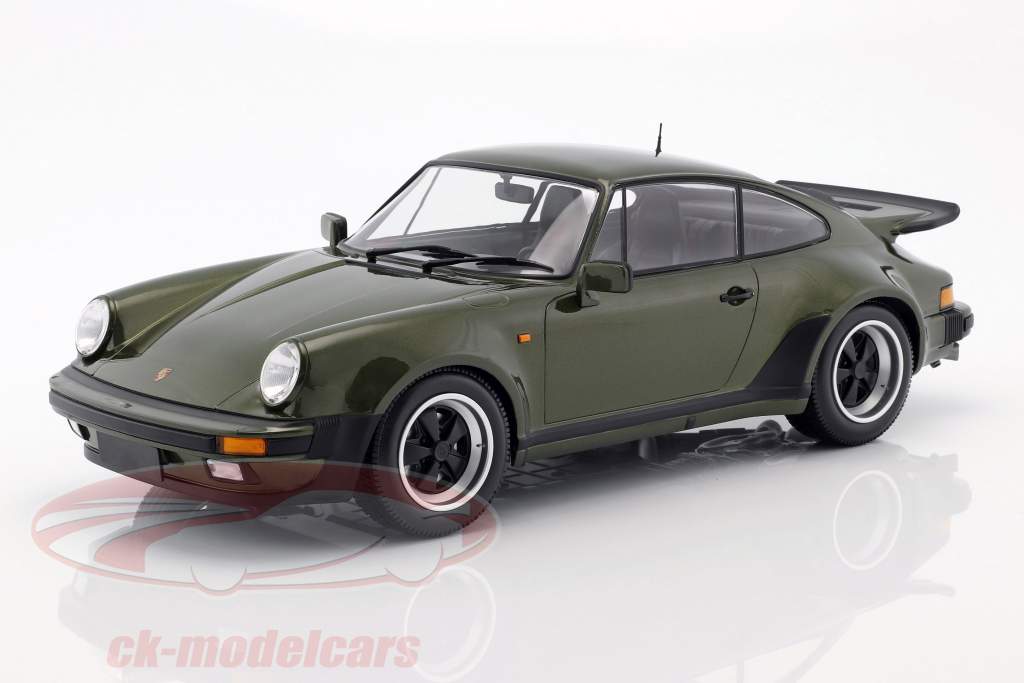 Porsche 911 (930) Turbo año de construcción 1977 oliva verde 1:12 Minichamps