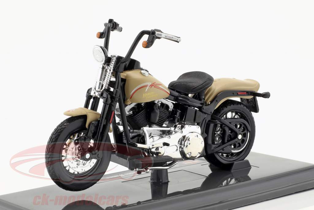 Harley-Davidson FLSTSB Cross Bones year 2008 beige 1:18 Maisto