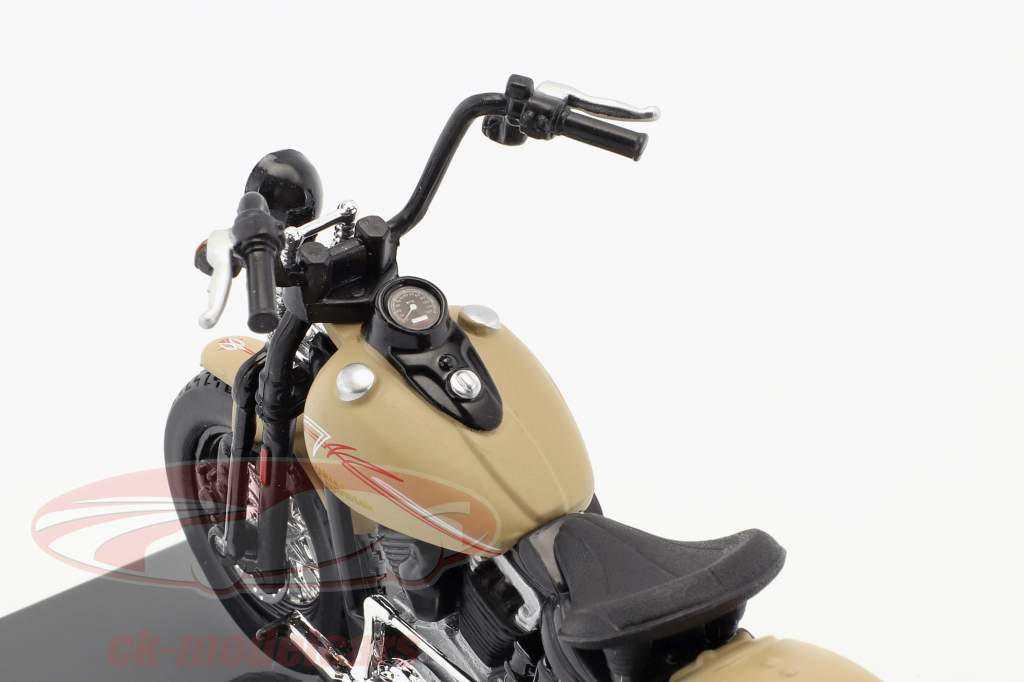 Harley-Davidson FLSTSB Cross Bones année de construction 2008 beige 1:18 Maisto
