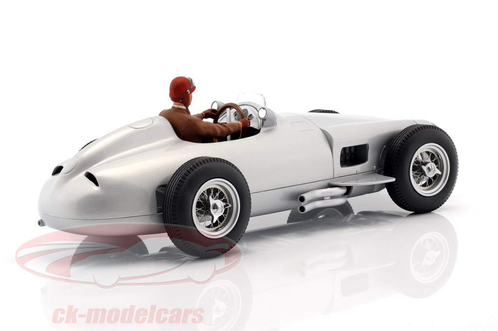 坐在 赛车 人物 同 棕色 毛线衣 1:18 FigurenManufaktur