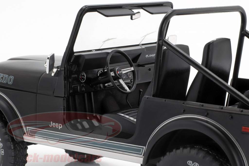 Jeep CJ-7 Laredo Anno di costruzione 1976 nero 1:18 ModelCar Group