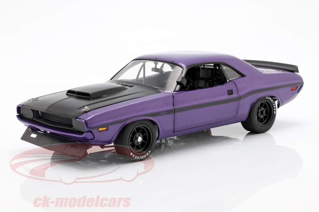 Dodge Challenger año de construcción 1970 violeta 1:18