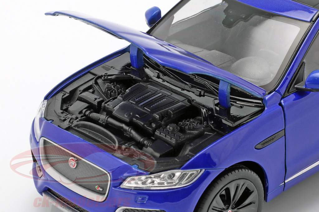 Jaguar F-Pace année de construction 2016 bleu 1:24 Welly