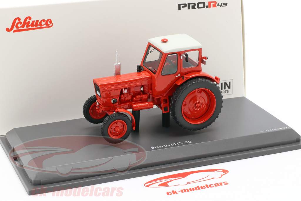 Belarus MTS-50 拖拉机 红 1:43 Schuco