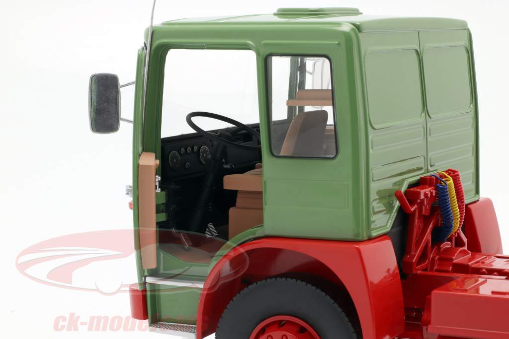 M.A.N. 16304 (F7) Traktor Opførselsår 1972 grøn / rød 1:18 Road Kings