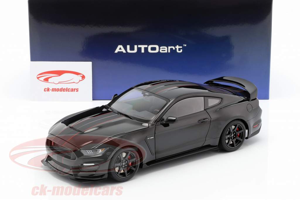 Ford Mustang Shelby GT350R 建造年份 2017 黑 / 垫 黑 1:18 AUTOart