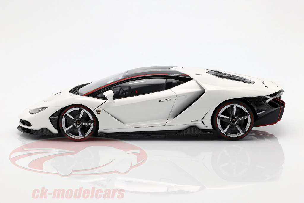 Lamborghini Centenario LP770-4 year 2017 solid white 1:18 AUTOart