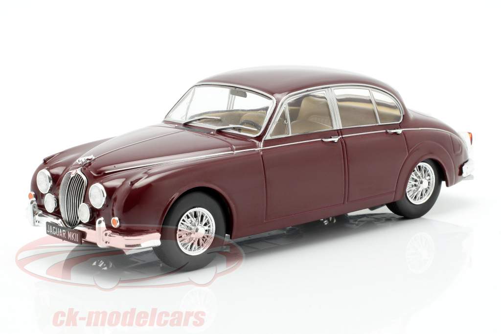 Jaguar MK II Bouwjaar 1960 donker rood 1:24 WhiteBox