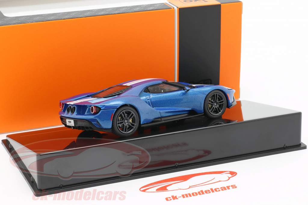 Ford GT ano de construção 2017 azul / branco 1:43 Ixo