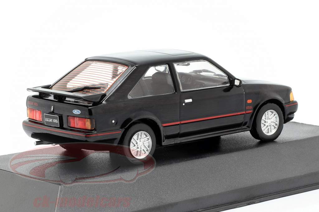 Ford Escort XR3i Opførselsår 1990 sort 1:43 Triple 9