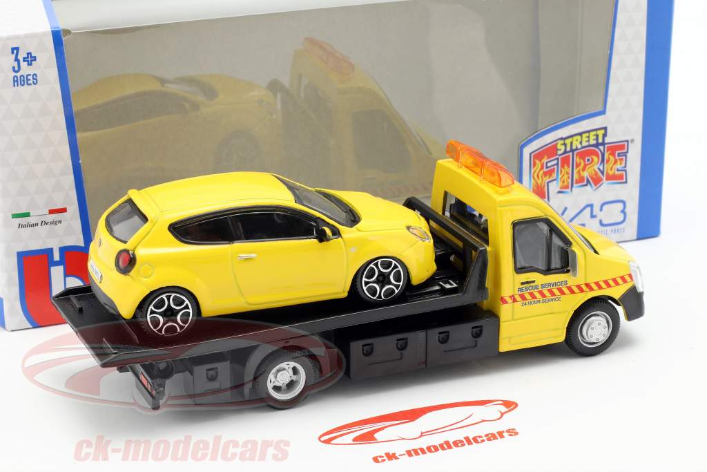 Alfa Romeo Mito mit Flatbed-Transporter gelb 1:43 Bburago