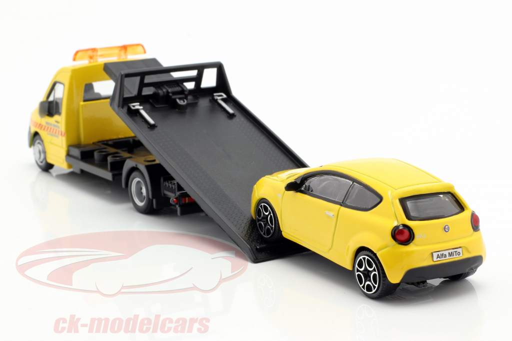 Alfa Romeo Mito con transporter Flatbed giallo 1:43 Bburago