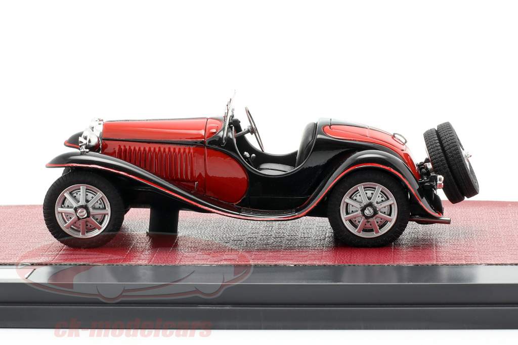 Bugatti T55 Roadster Opførselsår 1932 rød / sort 1:43 Matrix