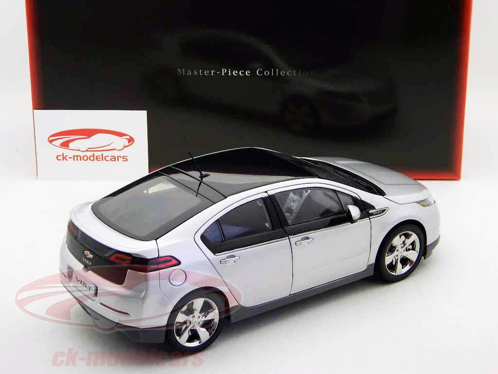 Chevrolet Volt silver 1:18 Kyosho master piece collection